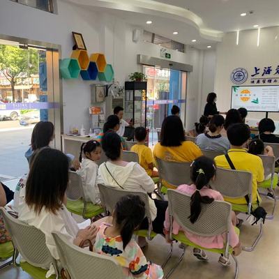 比比酷國(guó)際幼兒園 以專(zhuān)業(yè)產(chǎn)品與精細(xì)化服務(wù)，贏得教育培訓(xùn)市場(chǎng)的信賴(lài)